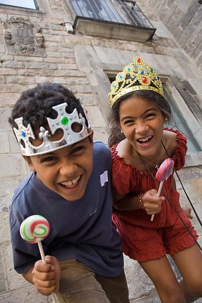 2.5-Hour Kids & Family Walking Tour in English - Entering the Gothic Quarter through your kids’ imaginations