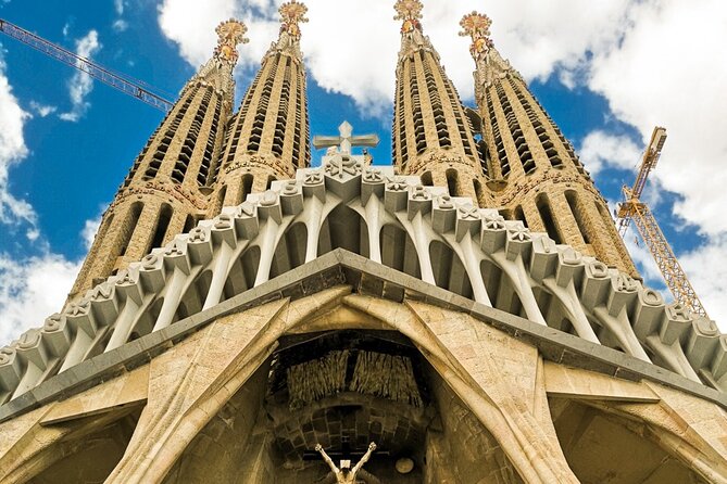 2-Day Tour: Gaudi & Sagrada Familia + Montserrat & Winery - Passeig de Gràcia and Rambla Catalunya Lunch: Where the Day Slows Down