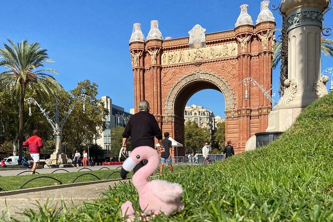 2-Hour Guided Walking Tour in Barcelona - The walking pace: short stops, real orientation