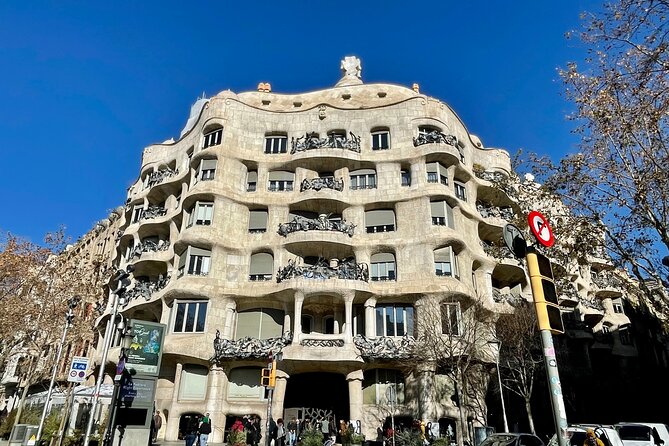 3-Hour Private Gaudi Bike Tour - Casa de les Punxes, Casa Amatller, and Arc de Triomf: The Modernisme Story Gets Better