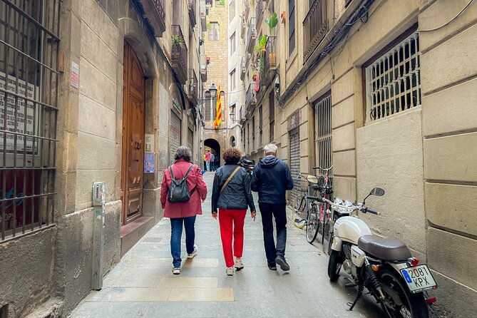 3-Hour Private Guided Walking Tour of Barcelona - Santa Maria del Pi and the medieval square feeling