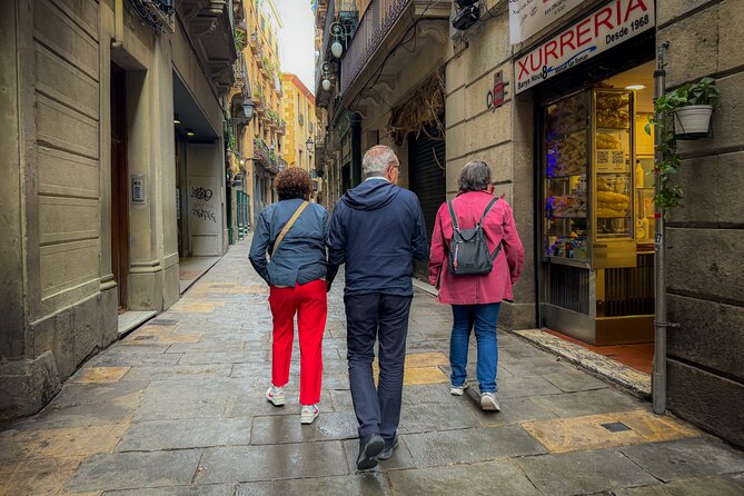 3-Hour Private Guided Walking Tour of Barcelona - Meeting at Lamaro Hotel and getting moving quickly