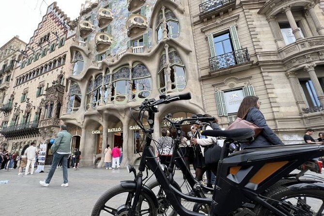 3 Hours Barcelona Guided Gaudi E-Bike Tour - Stop 4: Sagrada Família—Famous, Big, and Ticketed Separately