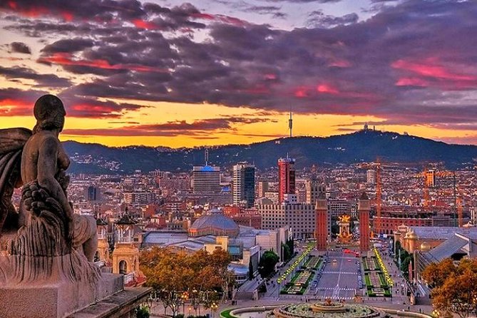 8 hours Barcelona Highlights Private tour - Private transport in an AC vehicle: why it changes the whole day