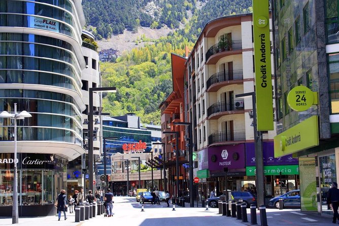 Andorra Private Tour: Sightseeing, Shopping & Traditional Lunch - Logistics that actually matter: weather, pickup timing, and comfort