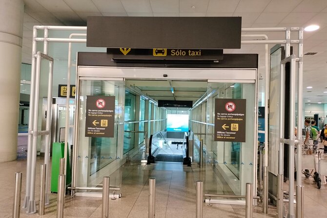 Arrival Barcelona Airport Private Transfer - Drop-off in Barcelona: hotels, apartments, and what to expect at the end