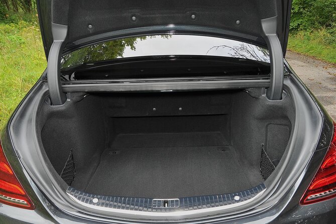 Arrival From Florence FLR Airport to Florence Minivan or Sedan - What the Chauffeur Adds Beyond Getting You There