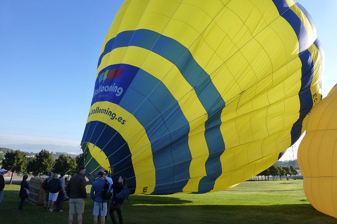 Balloon Ride over Catalonia with optional Pick-up from Barcelona - Stop at Restaurant Zèfir: coffee, juice, and a last restroom moment