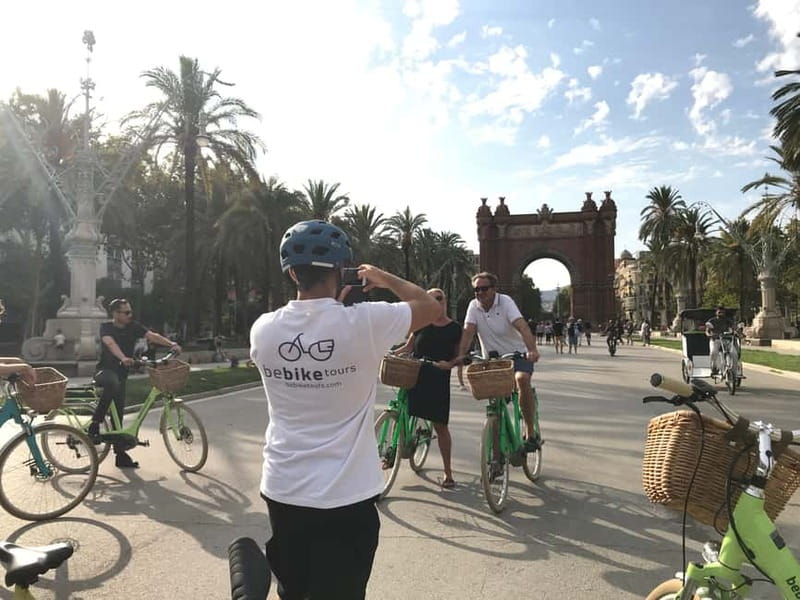 Barcelona: 1.5-Hour Sightseeing Tour by Bike/Electric Bike - Why this bike-and-e-bike loop is a smart Barcelona move