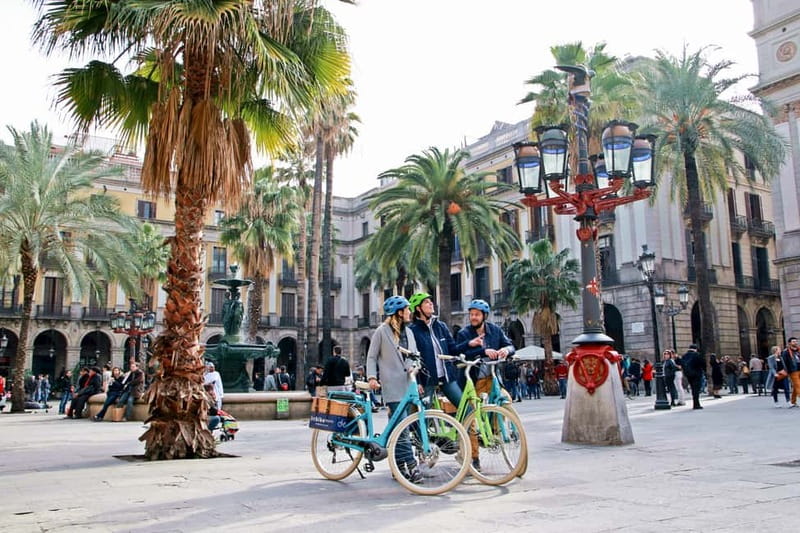 Barcelona: 1.5-Hour Sightseeing Tour by Bike/Electric Bike - El Born + Santa Maria del Mar: where the details matter