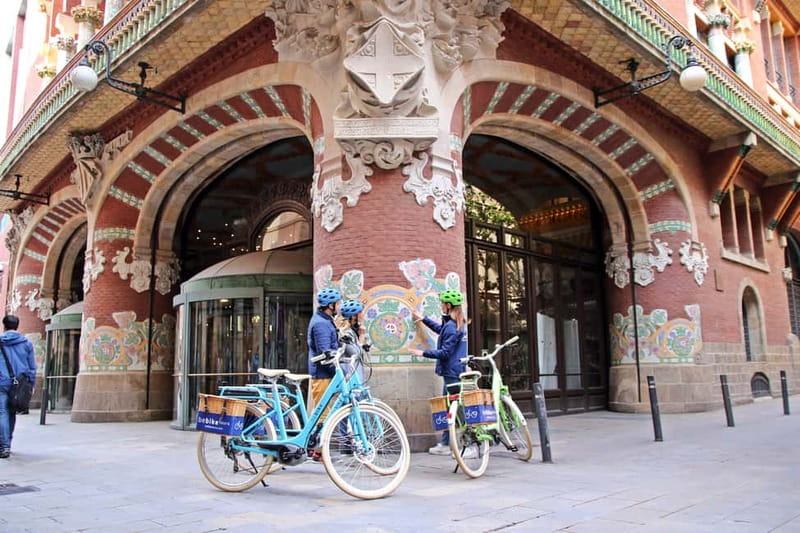 Barcelona: 1.5-Hour Sightseeing Tour by Bike/Electric Bike - Arc de Triomf to the Born Quarter: a smooth first pedal