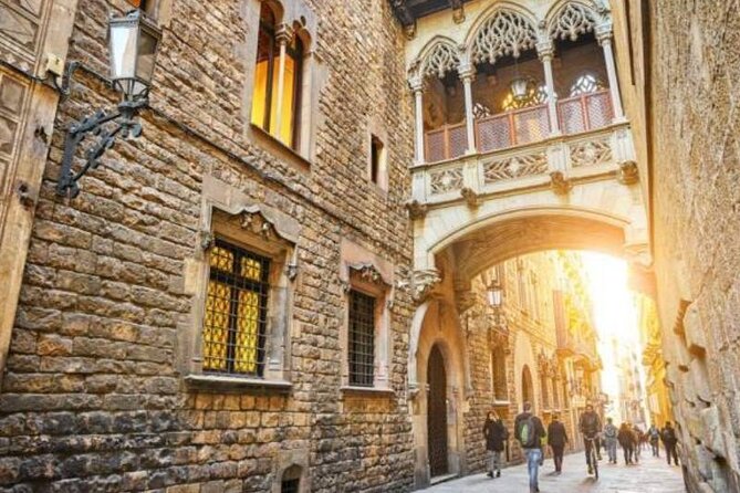 Barcelona 1.5h Private Old Town, Gothic & Ramblas Walking Tour - Gothic Quarter Start: Hidden Corners, Roman Echoes, and Medieval Streets