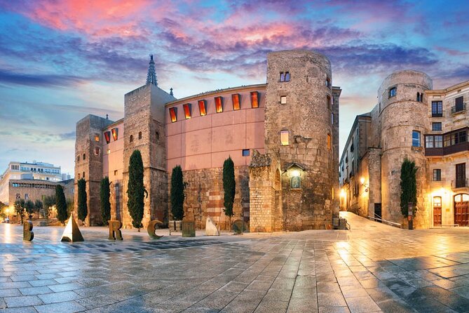 Barcelona 1.5h Private Old Town, Gothic & Ramblas Walking Tour - Passeig de Gràcia Like Barcelona’s Fifth Avenue