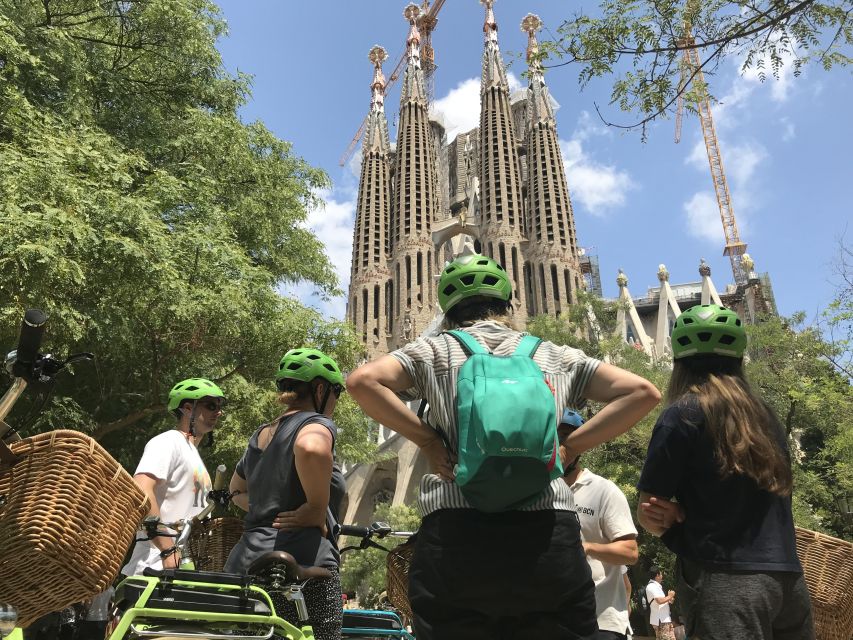 Barcelona: 2.5-Hour Bike or E-Bike Historical Tour - Quick takeaways