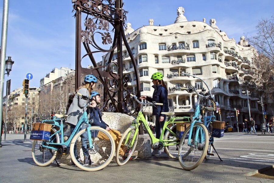 Barcelona: 2.5-Hour Bike or E-Bike Historical Tour - Gràcia’s Modernism stretch: Casa Calvet, bell tower views, and Casa Vicens