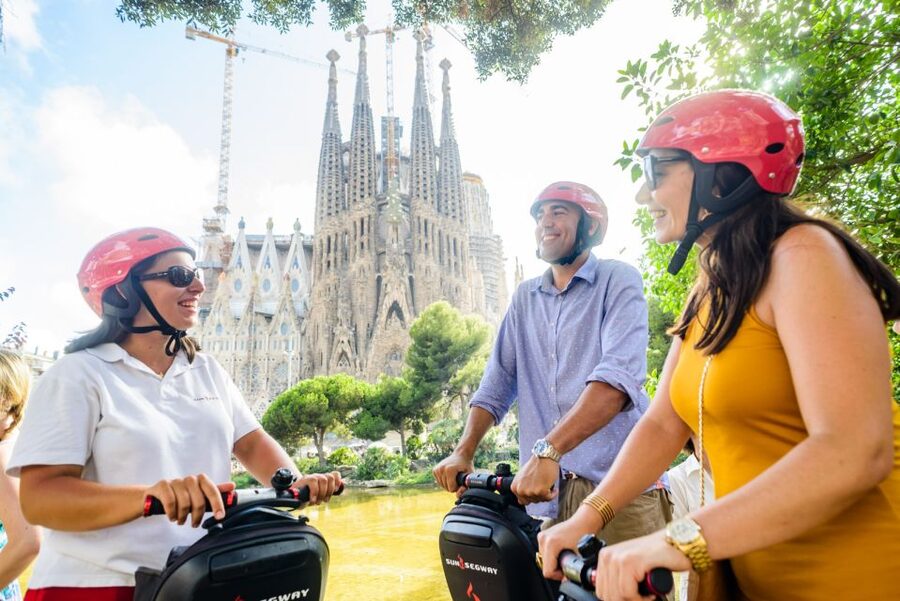 Barcelona: 2,5hr Art of Gaudí Segway Tour - Old Town Momentum: Gothic Quarter, Born, Roman Ruins, and Santa Maria del Mar