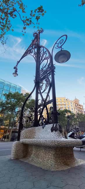 Barcelona: 3-Hour Best of the city Walking Tour & Surprise - Key things you’ll notice on this Barcelona best-of walk