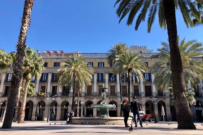 Barcelona 3-hour Bike or E-Bike Tour: Gaudí By Bike - Palau de la Música, Casa Batlló, and La Pedrera: Modernisme at street level