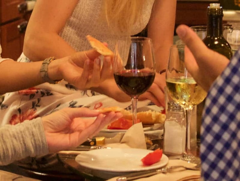 Barcelona: 3-Hour Sips, Sites & Bites Food & History Tour - Key things to know before you go