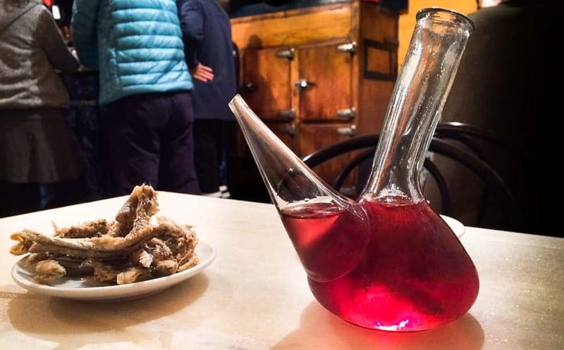 Barcelona: 3-Hour Sips, Sites & Bites Food & History Tour - El Born guided walk: the stories that make the streets make sense