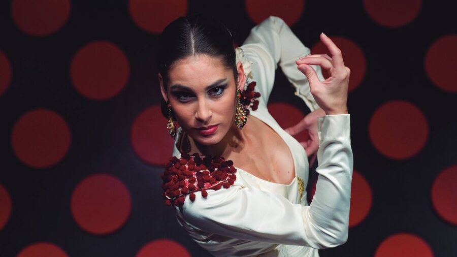 Barcelona: 4-Hour Tapas Evening Tour and Flamenco Show - Guides can make or break the experience (and here, they do)