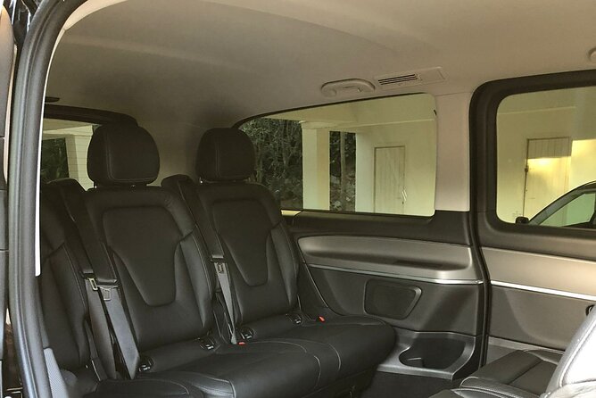 Barcelona Airport, Cruise port or Hotel private Transfer - Waiting time that actually saves you (30 / 60 / 15 minutes)