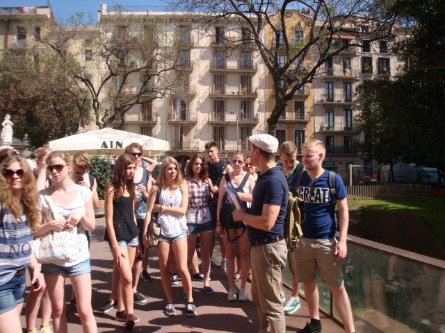 Barcelona: Art Nouveau & Gaudí Tour - Golden Square palaces: stone, ceramic, and glass you can actually understand