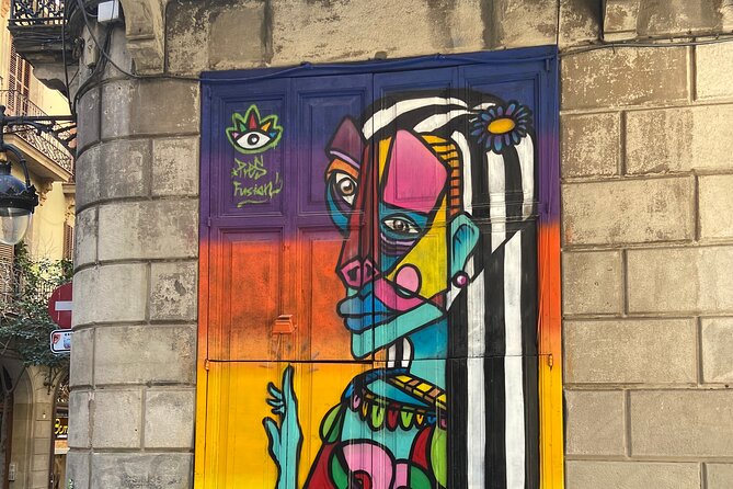 Barcelona Art & Wine: Galleries, Studios & Street Art - Stop 1: Galeria Senda and how contemporary art is presented in Barcelona