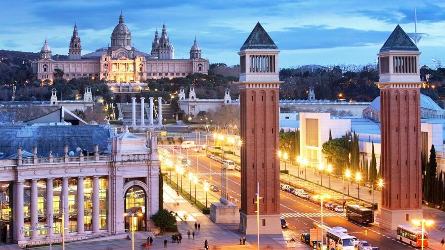 Barcelona Audioguide - TravelMate app for your smartphone - Offline Listening and Text Support for Real-Life Walking Days