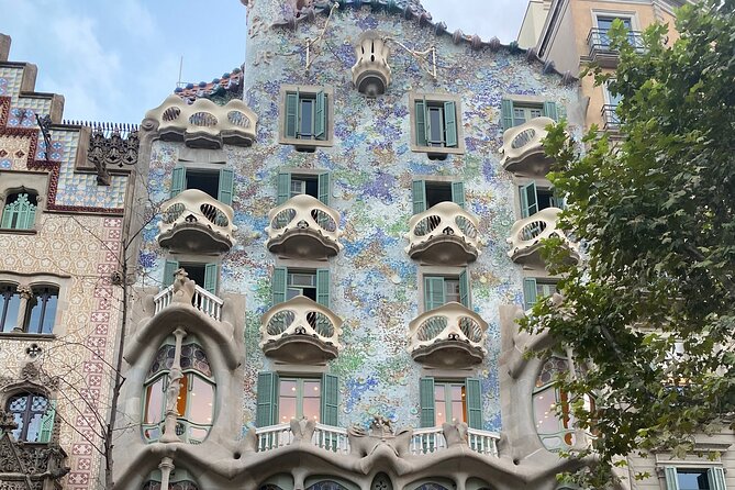 Barcelona: Bar Crawl at Gaixample - Stop 1 in Eixample: Iconic Gay Bar Time (Free Entry)