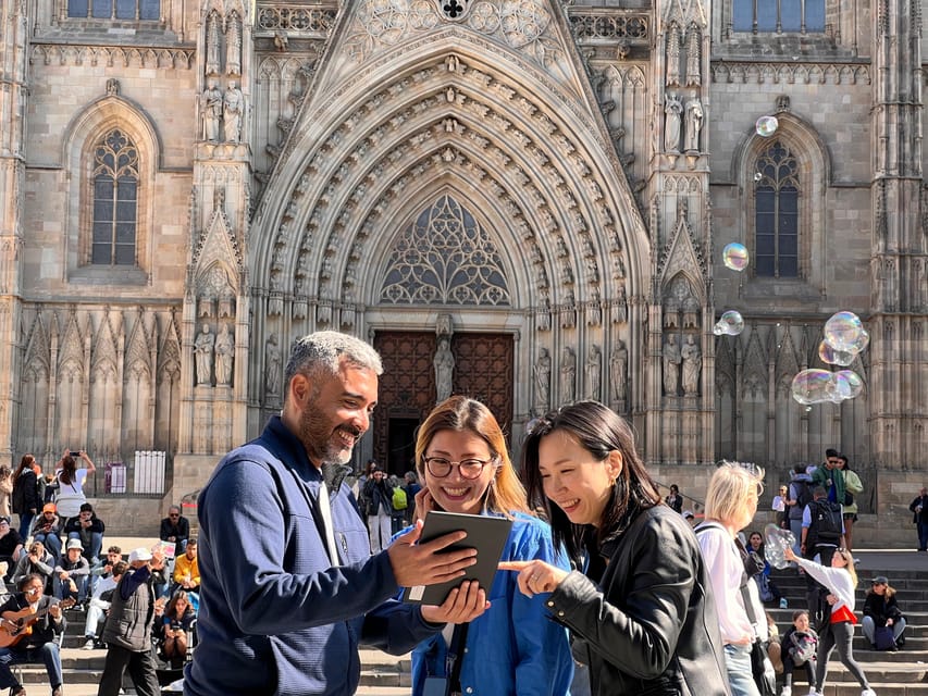 Barcelona: Barri Gotic Small Group Walking Tour - Key highlights in plain terms
