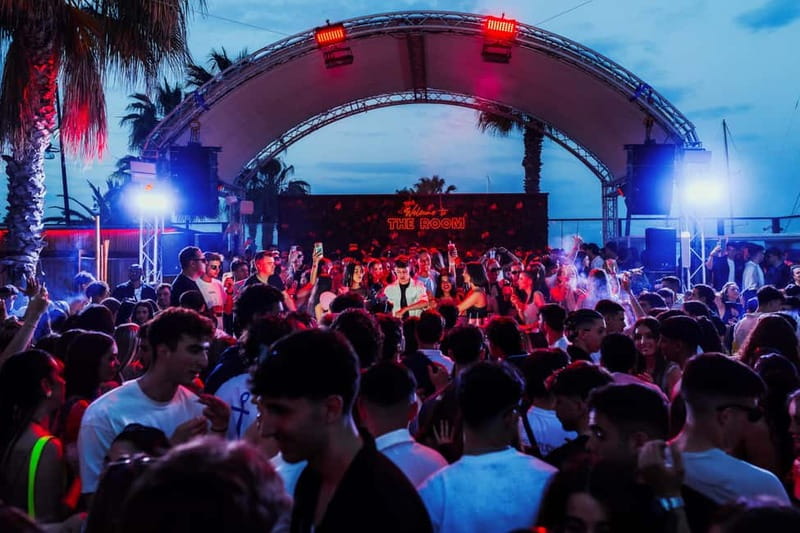 Barcelona: Beach Club Pool Party with DJ - Who this suits best (and who should skip it)