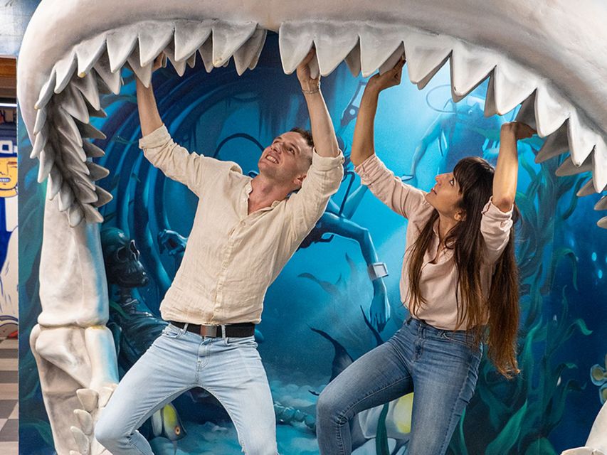 Barcelona – Big Fun Museum & Museum of Illusions Experience - Museum of Illusions: the 3D photo game that makes you stand still