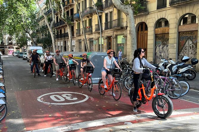 Barcelona Bike City Tours from Sagrada to the Sea with a Local - Stop 1: Sagrada Família for the first big wow