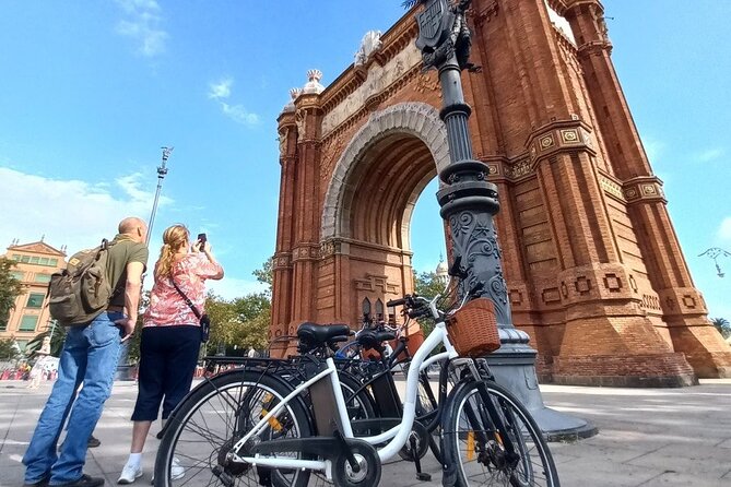 Barcelona Bike City Tours from Sagrada to the Sea with a Local - Where you meet and how setup usually feels