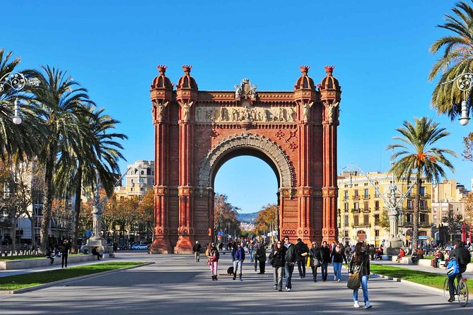 Barcelona Bike Highlights & Sagrada Familia Small Group Tour - What’s included, what isn’t, and where the value really comes from
