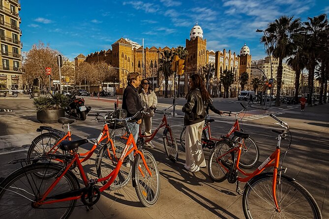 Barcelona: Bike or eBike Tour, Top Sights & Local Insights - Arc de Triomf and Parc de la Ciutadella: a needed reset