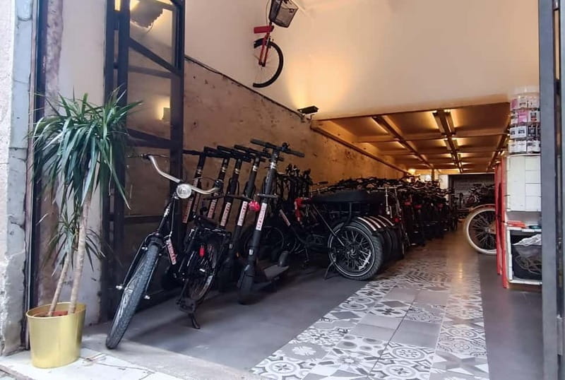 Barcelona: Bike Rental for 2 - 24 Hours - Your bike and safety kit: what you really get