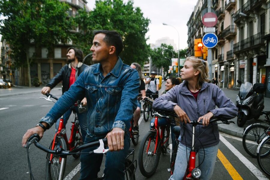 Barcelona Bike Tour by Night with Cava - Sant Antoni and the tapas break: where the tour becomes your evening
