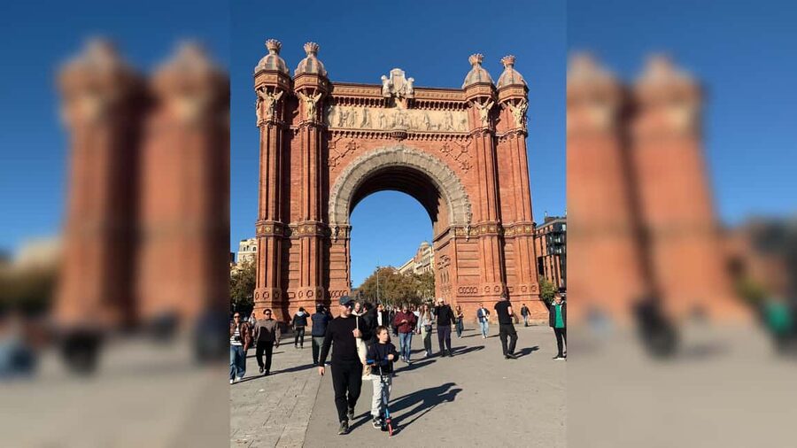 Barcelona Bike Tour: Iconic Sights & Hidden Spots - A 2.5-hour Barcelona overview that doesn’t waste your day