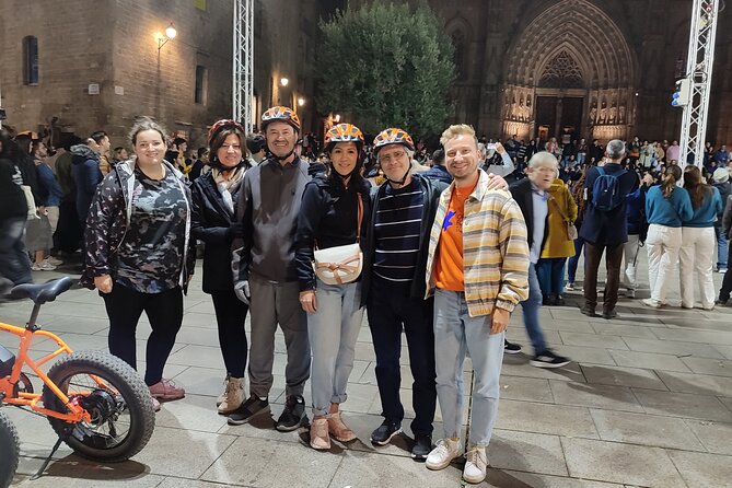Barcelona bike tour with French guide 20-ТOP, bike/eBike - Sagrada Família and the Gaudí houses: big icons, exterior-only pacing