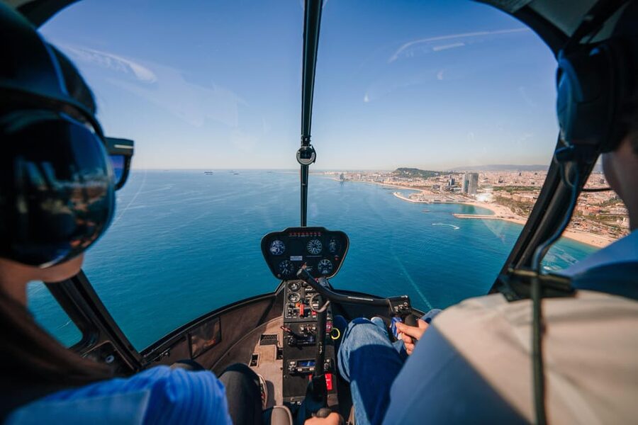 Barcelona: Boat Trip and Panoramic Helicopter Flight - 7 Minutes Up: Helicopter Views Over the Coast and Sagrada Familia