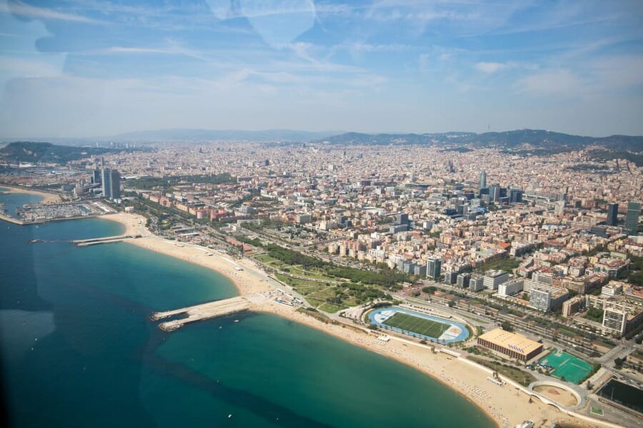 Barcelona: Boat Trip and Panoramic Helicopter Flight - FAQ