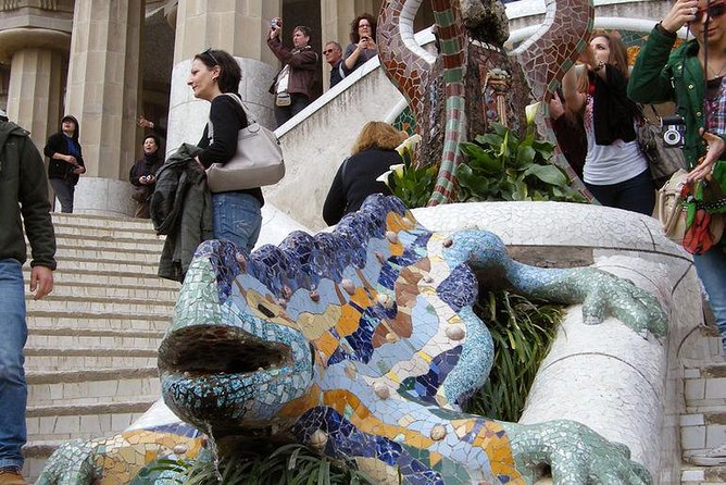 Barcelona Card: Museums + Transport for 72h, 96h or 120h - Science, gardens, and Montjuïc: CosmoCaixa, stadium, botanical gardens