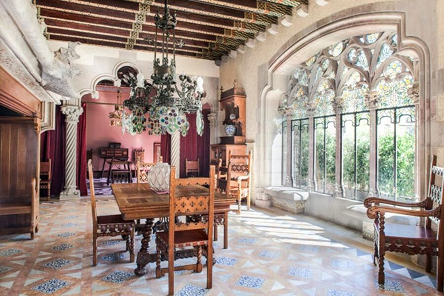 Barcelona: Casa Amatller Guided Visit with Chocolate Gift - Key points before you go
