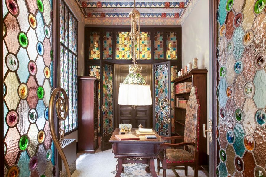 Barcelona: Casa Amatller Guided Visit with Chocolate Gift - The tour route: lobby, main staircase, then the noble floor