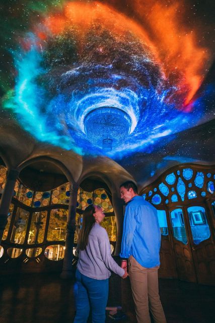 Barcelona: Casa Batlló 'A Winter Night' Experience - Holiday light displays and the short night show