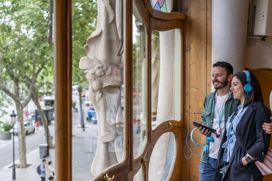 Barcelona: Casa Batlló Be The First Entry Ticket - Getting Your Audioguide and VR Tablet (Before You Even Start)