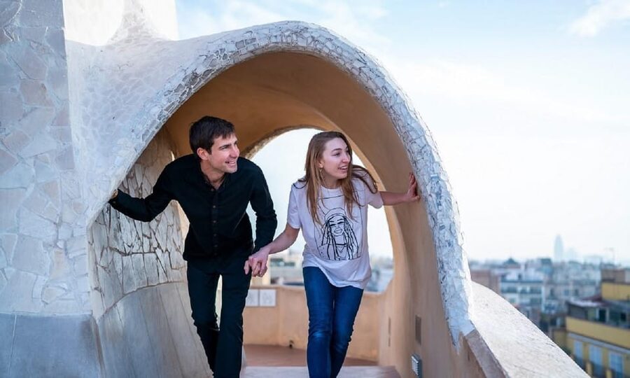 Barcelona: Casa Batlló, Casa Milà & Casa Vicens Guided Tour - Language and Comfort: Spanish/English Guide plus Wheelchair Access