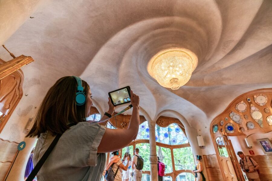 Barcelona: Casa Batlló Entry with Self-Audioguide Tour - Casa Batlló self-audioguide: what you’re really buying